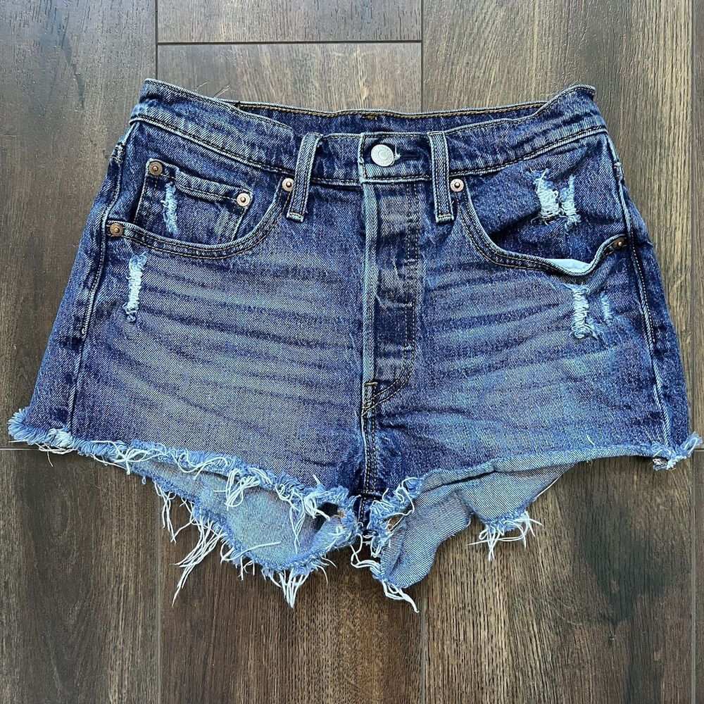 Levi’s 501 Cut Off Denim Shorts  Size 26 Frayed Hem Distressed Button Fly